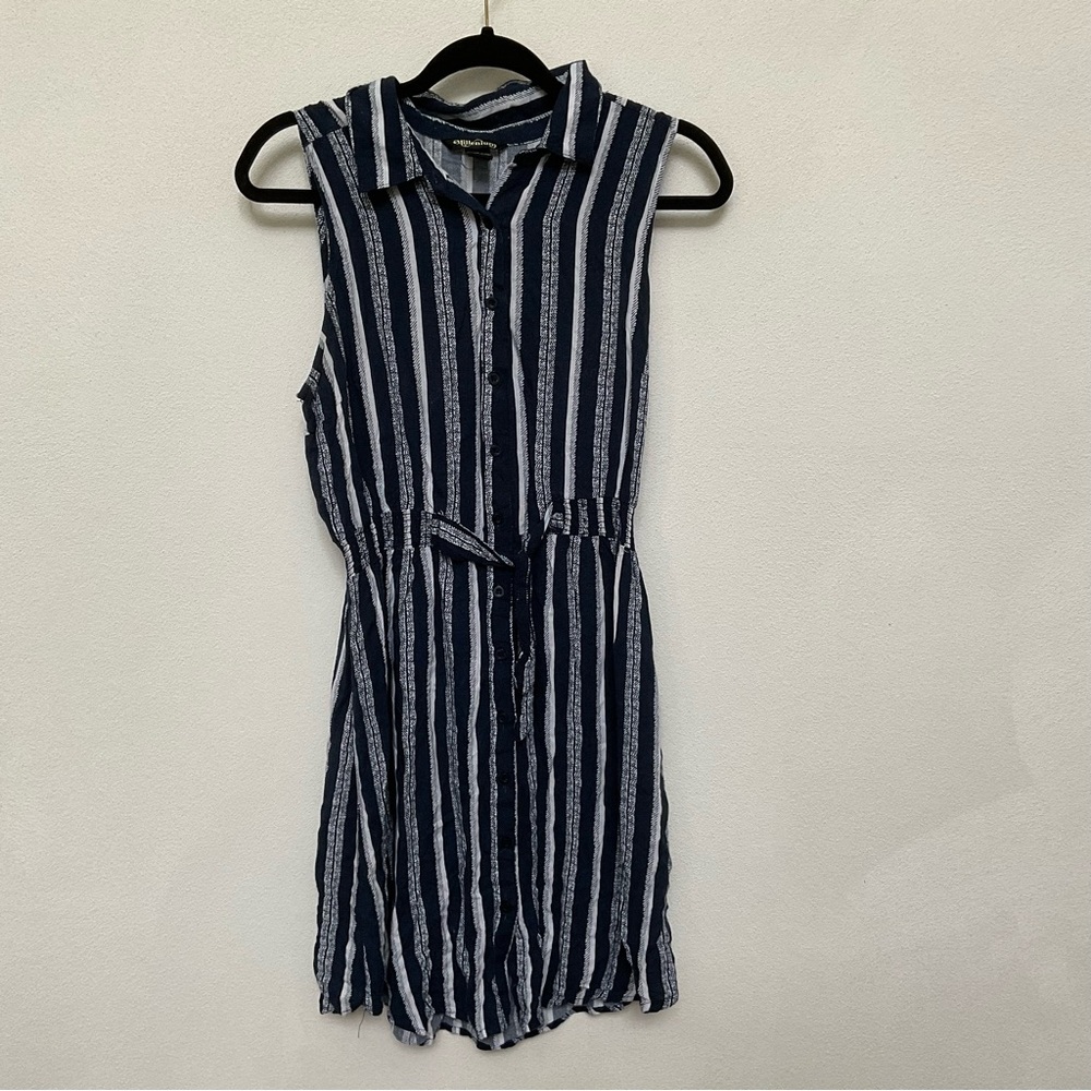 Millennium Navy Blue, White Stripes Button Down Collared Dress Size Large Preppy